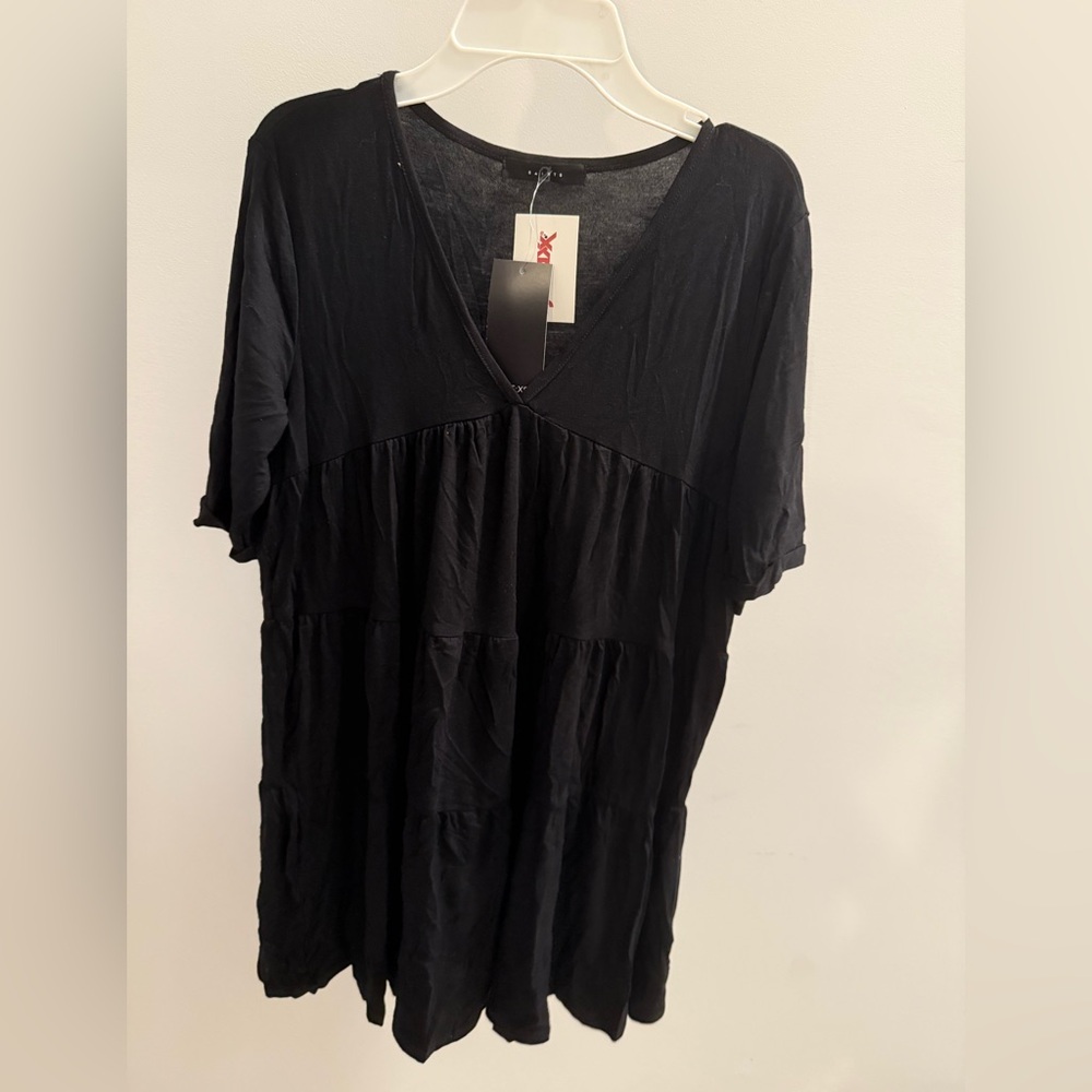 Chic Black V-Neck Mini Dress